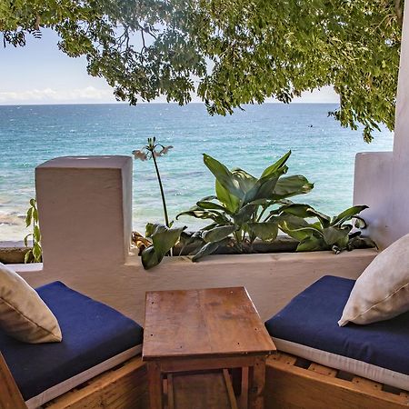 Njaya Lodge Nkhata Bay Bagian luar foto