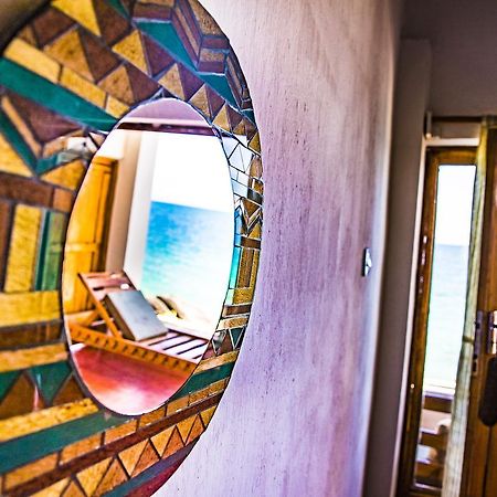 Njaya Lodge Nkhata Bay Bagian luar foto