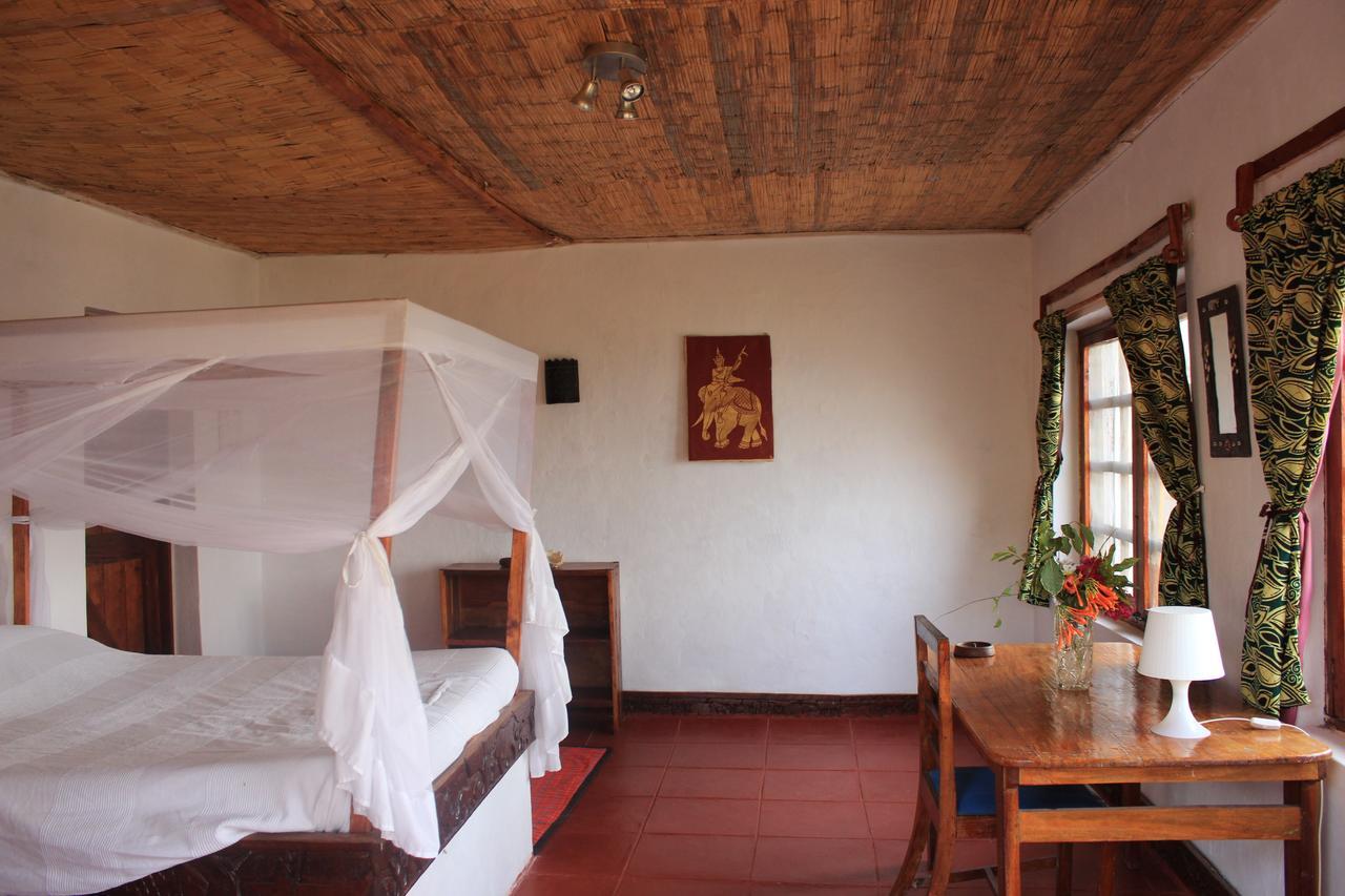 Njaya Lodge Nkhata Bay Bagian luar foto