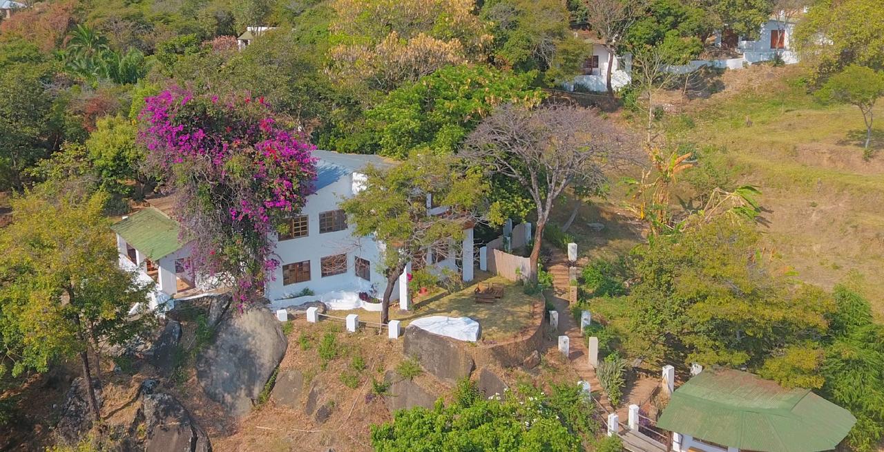 Njaya Lodge Nkhata Bay Bagian luar foto