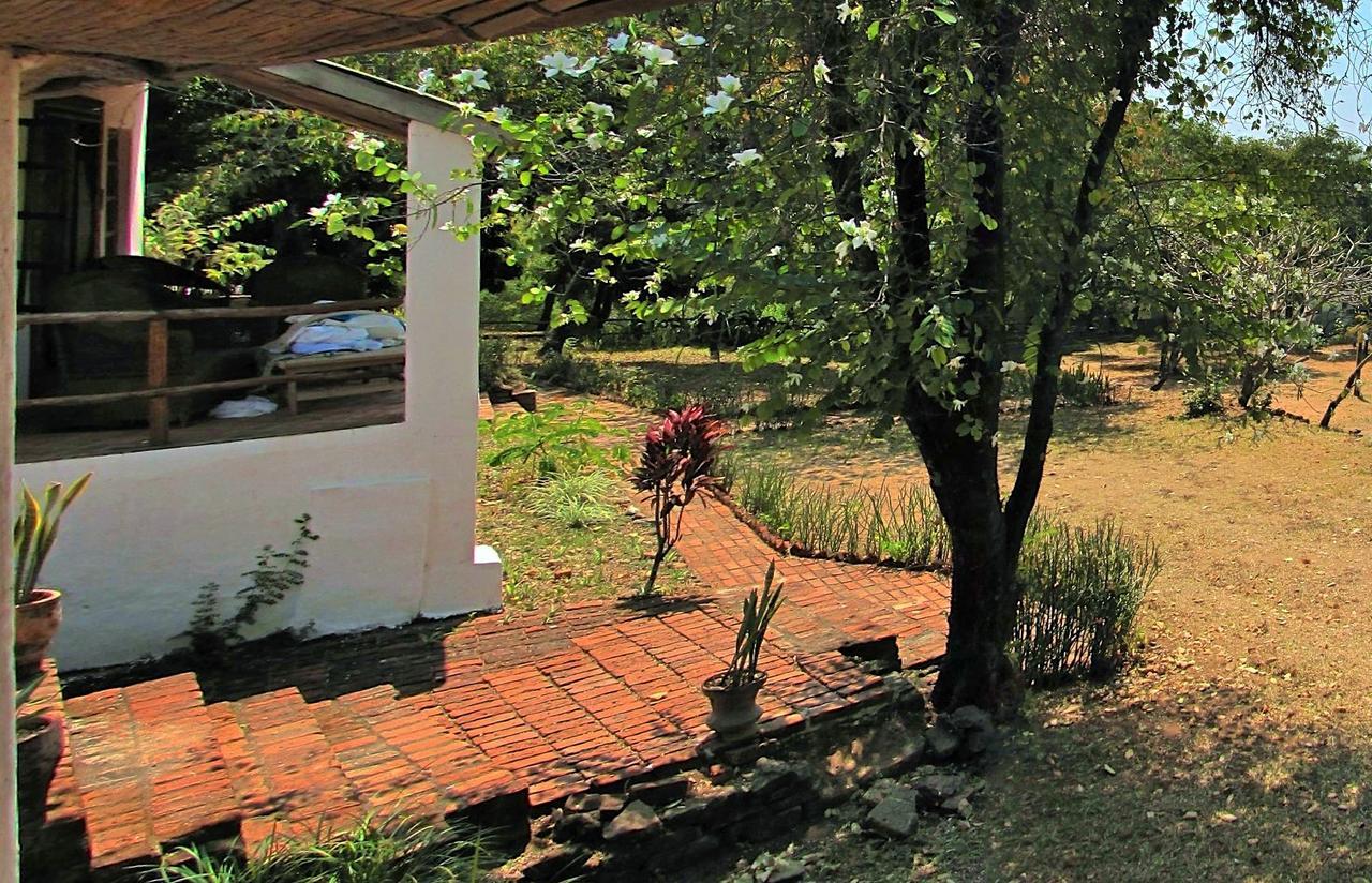 Njaya Lodge Nkhata Bay Bagian luar foto