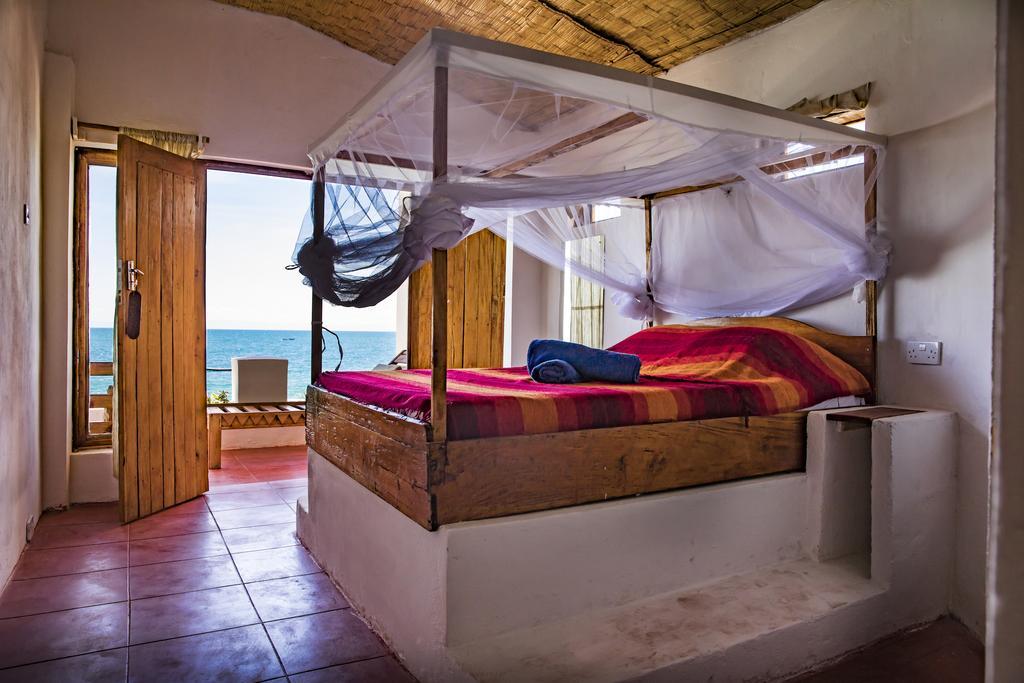 Njaya Lodge Nkhata Bay Bagian luar foto