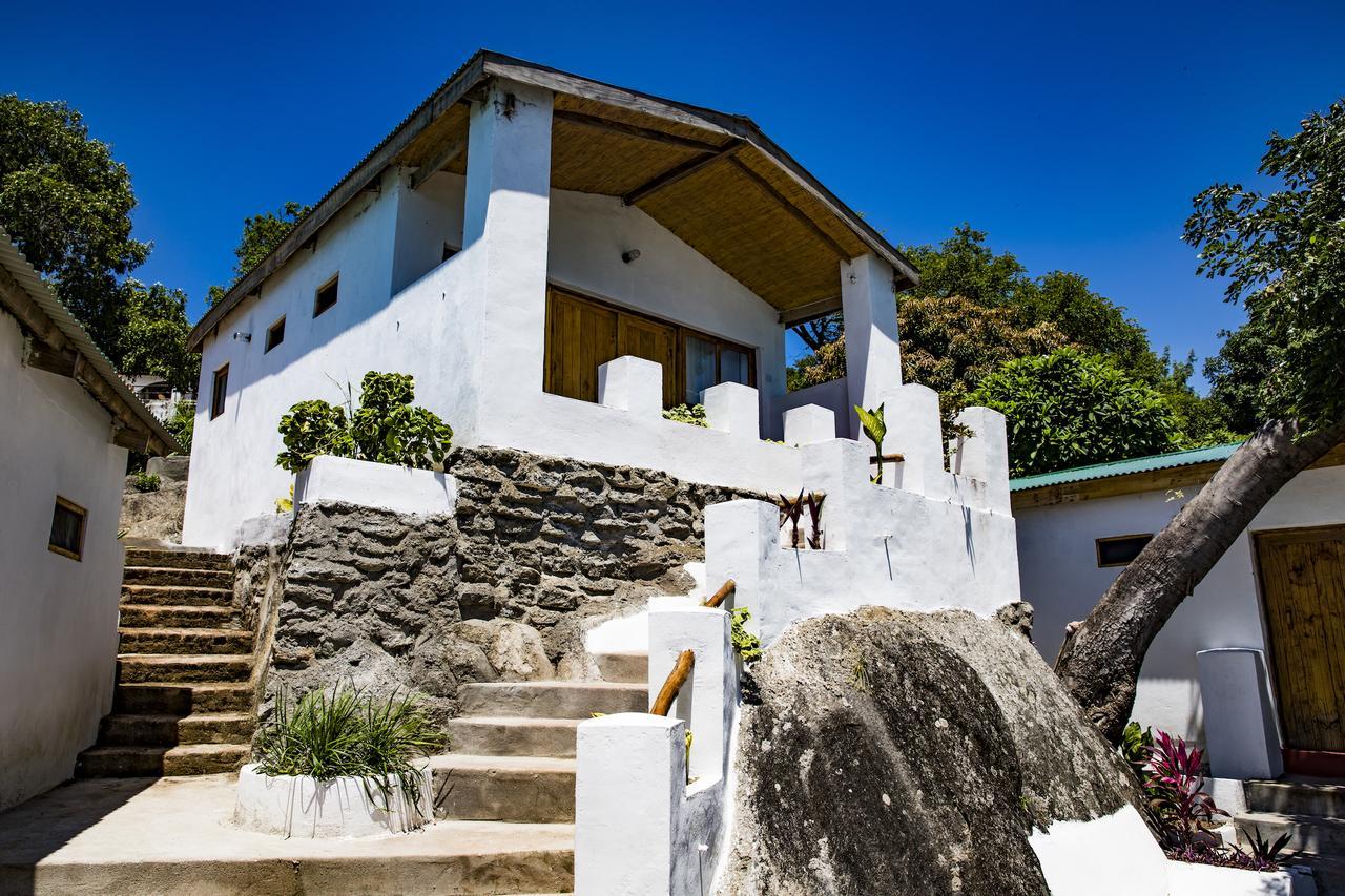 Njaya Lodge Nkhata Bay Bagian luar foto