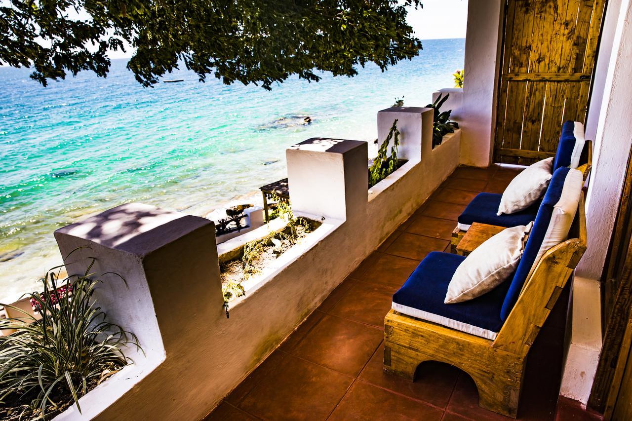 Njaya Lodge Nkhata Bay Bagian luar foto